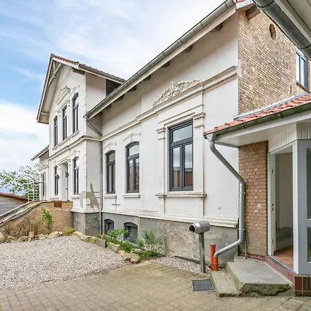Auf Dreiseithof
